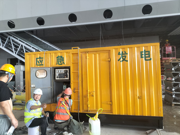万柏林怎样判断空气滤清器是否需要更换?